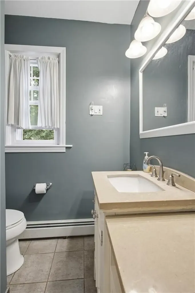 222 Harrison Avenue Warwick RI 02888