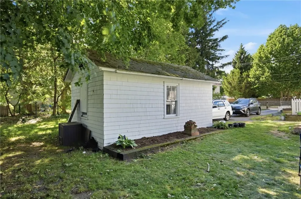 222 Harrison Avenue Warwick RI 02888