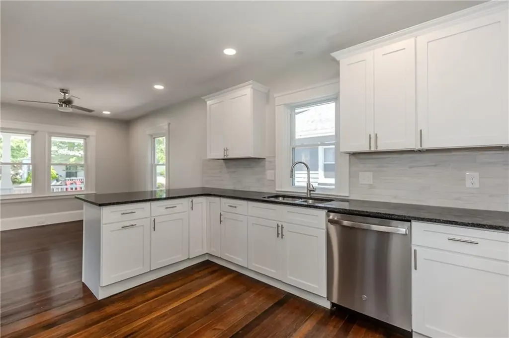 41 Wellesley Avenue North Providence RI 02911