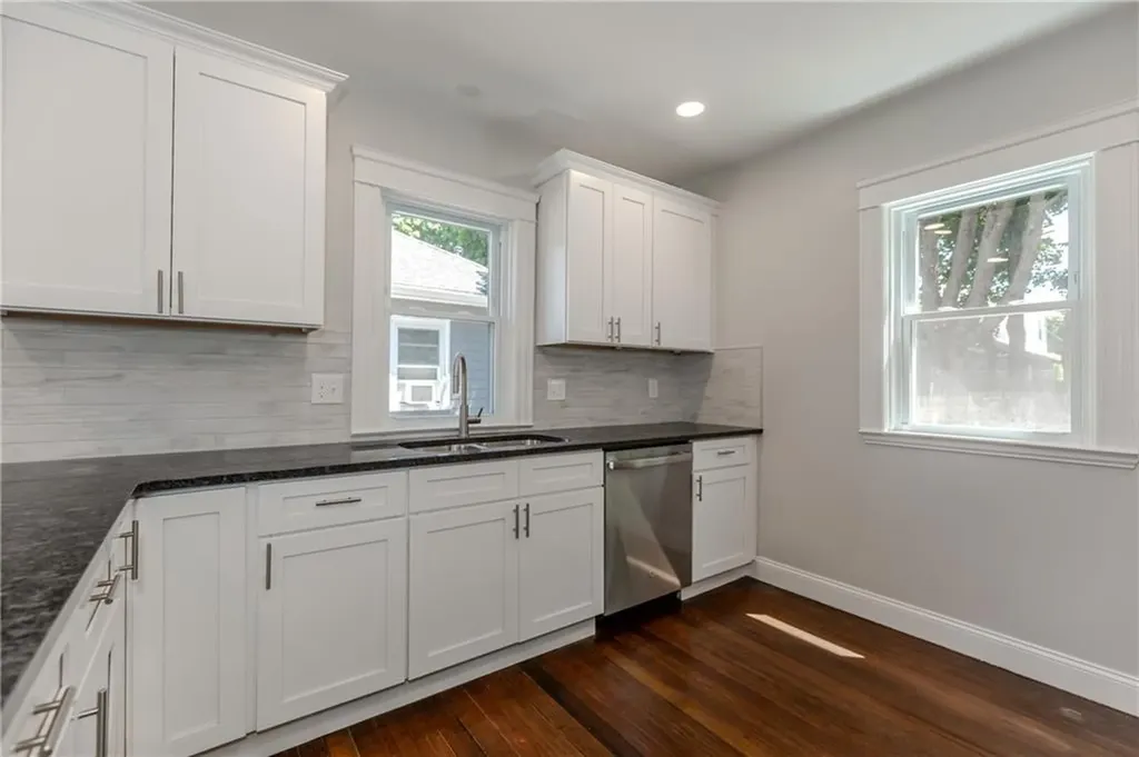 41 Wellesley Avenue North Providence RI 02911