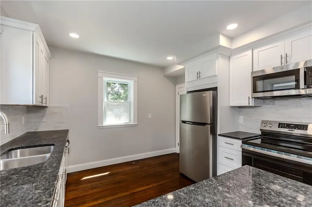 41 Wellesley Avenue North Providence RI 02911