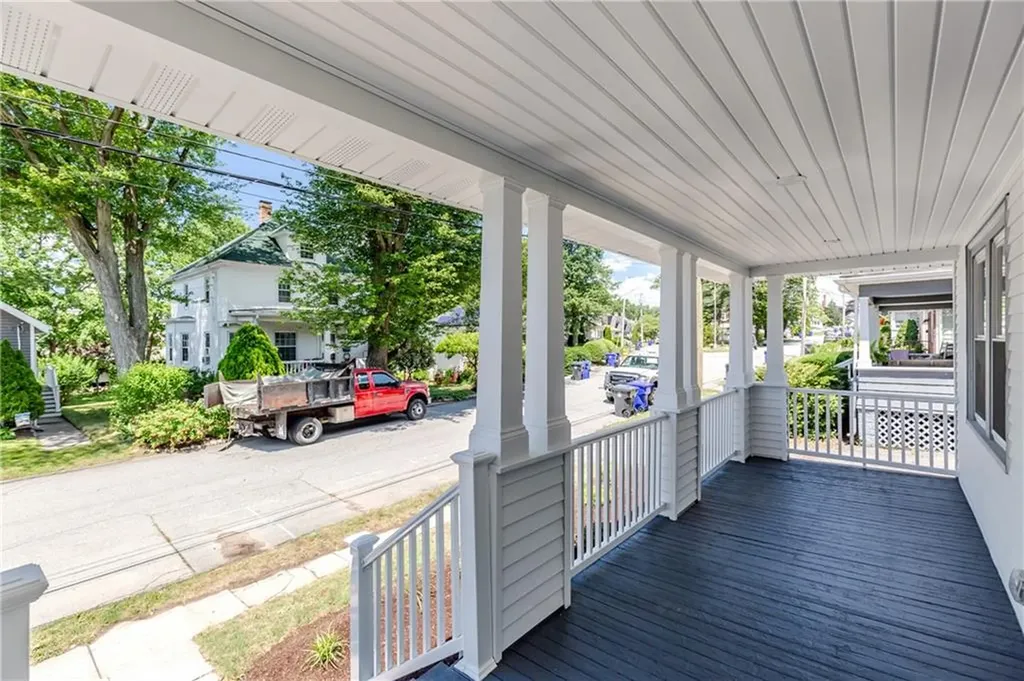 41 Wellesley Avenue North Providence RI 02911