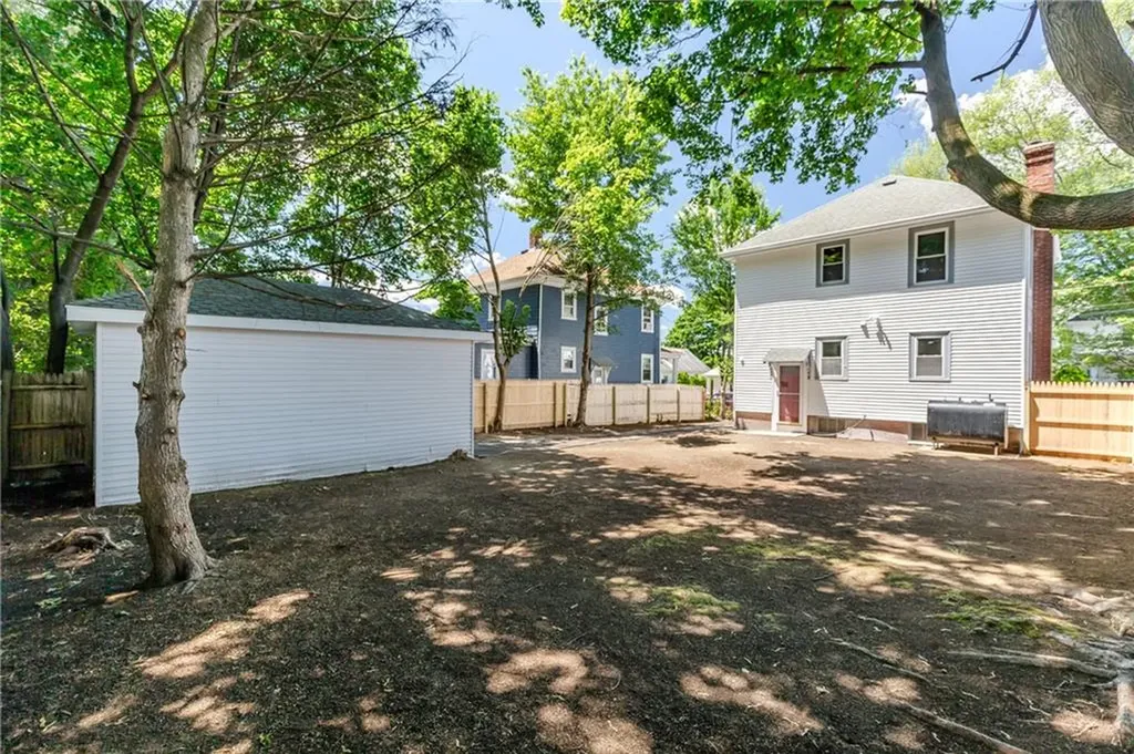 41 Wellesley Avenue North Providence RI 02911
