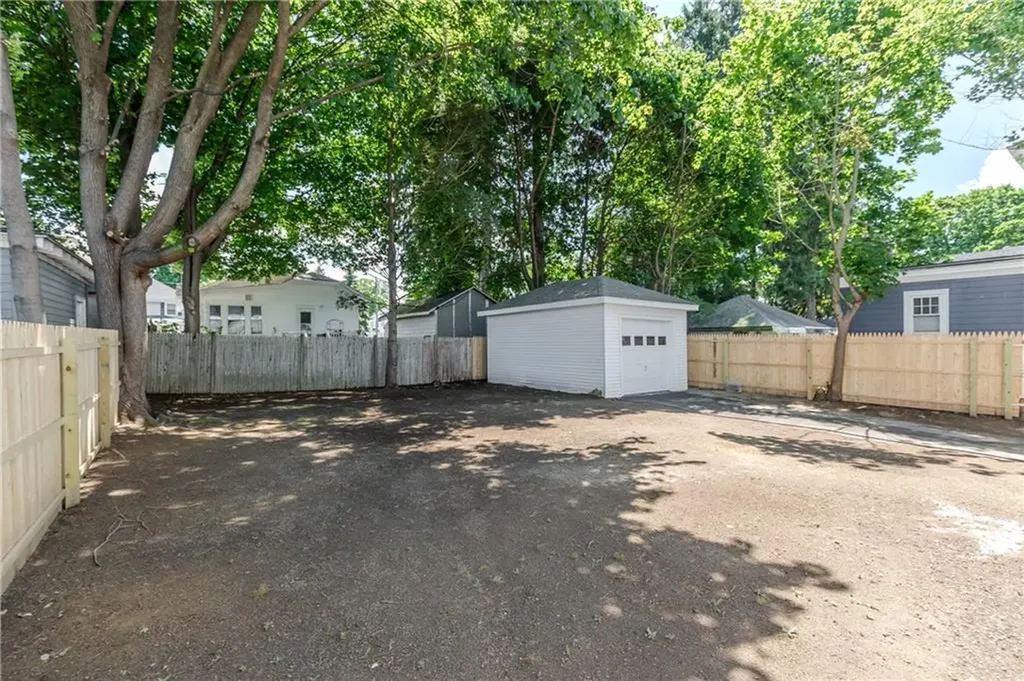 41 Wellesley Avenue North Providence RI 02911