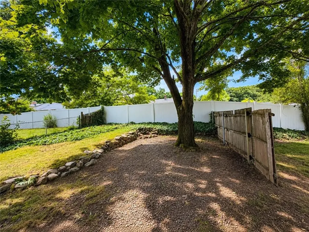 48 Madeleine Avenue Woonsocket RI 02895