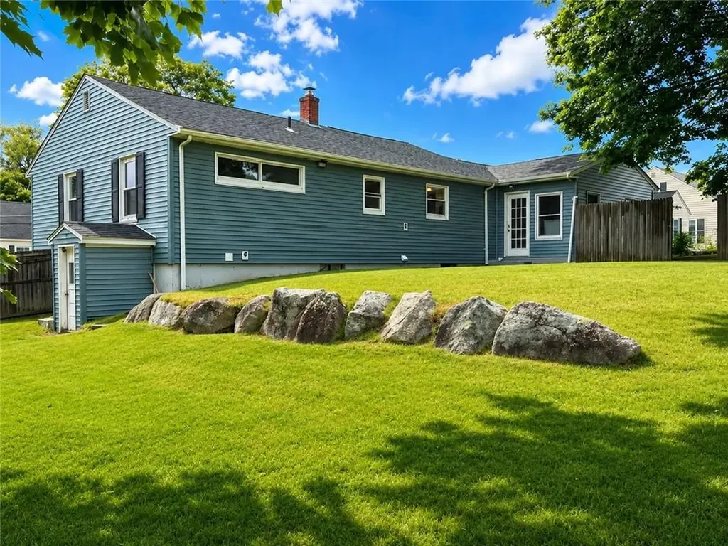 48 Madeleine Avenue Woonsocket RI 02895