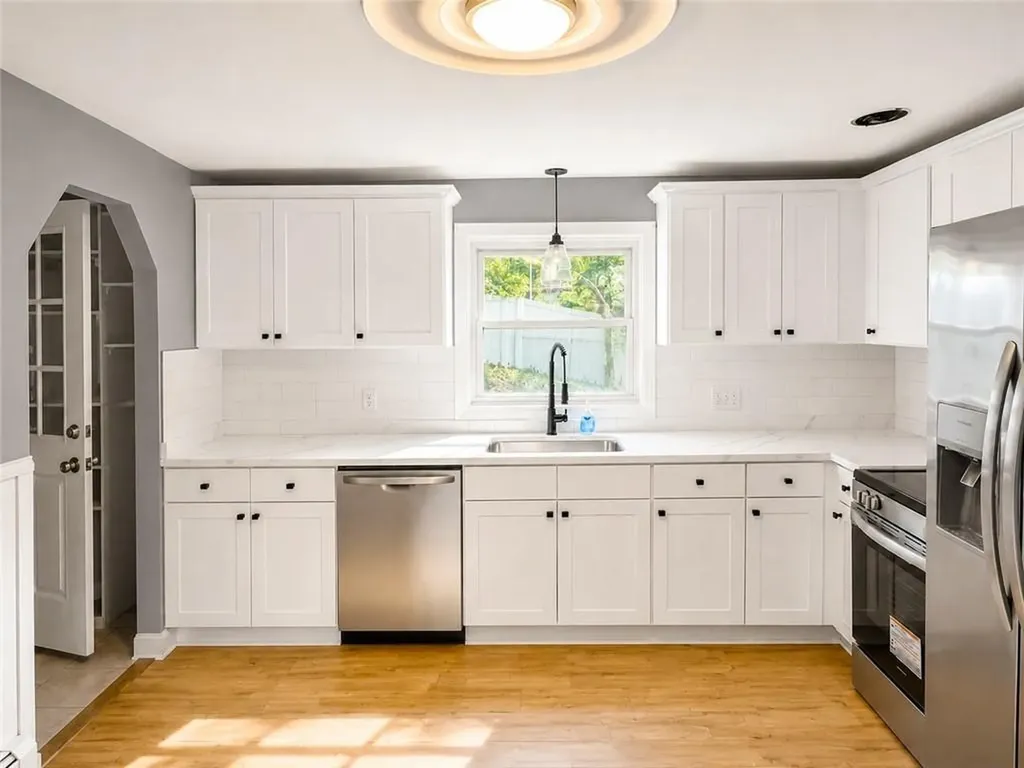 48 Madeleine Avenue Woonsocket RI 02895