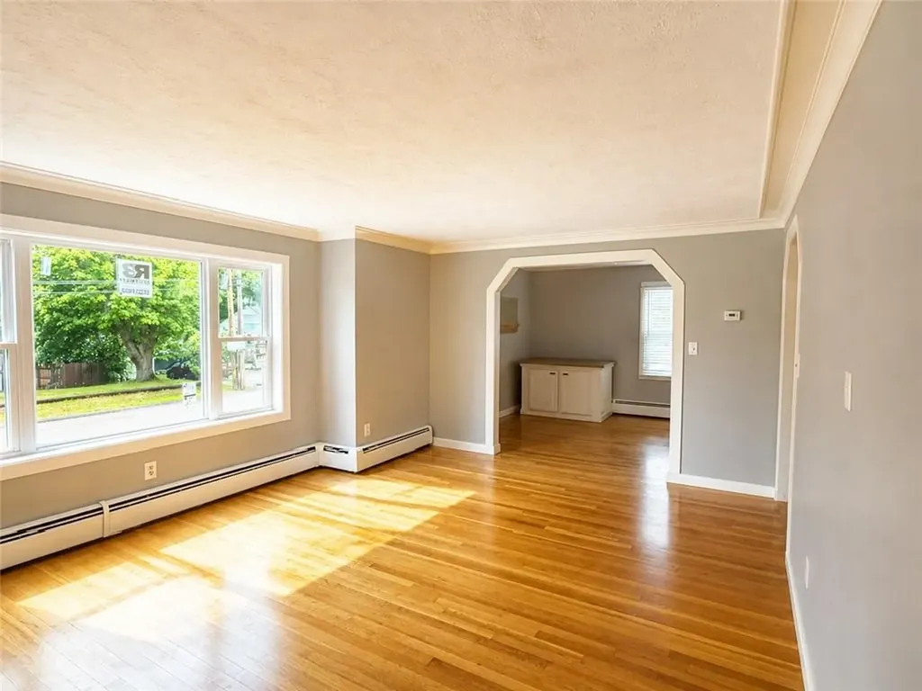 48 Madeleine Avenue Woonsocket RI 02895