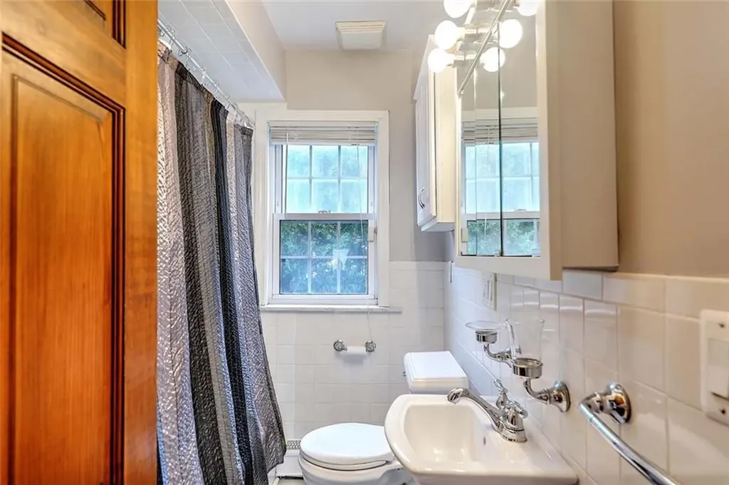 140 Lexington Avenue North Providence RI 02904