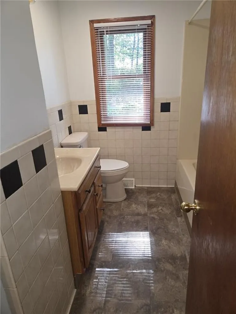 31 Lakeside Drive Hopkinton RI 02832