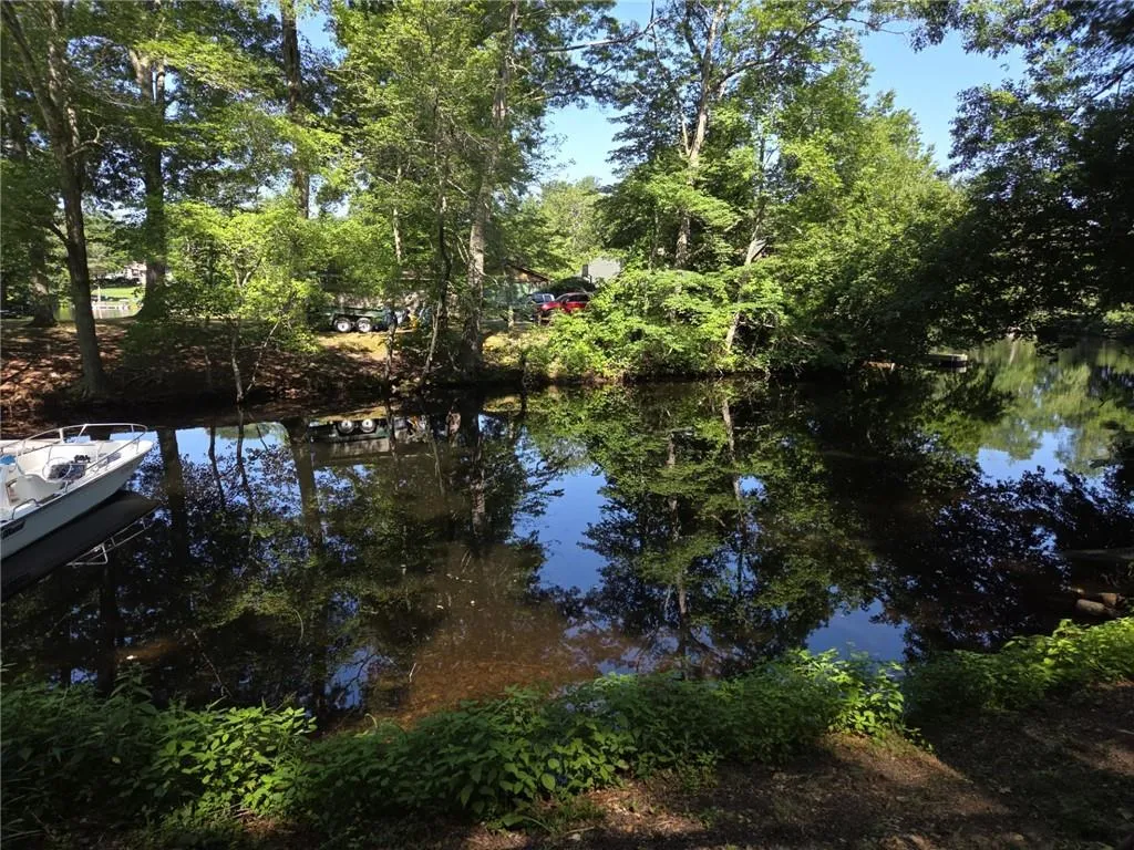 31 Lakeside Drive Hopkinton RI 02832