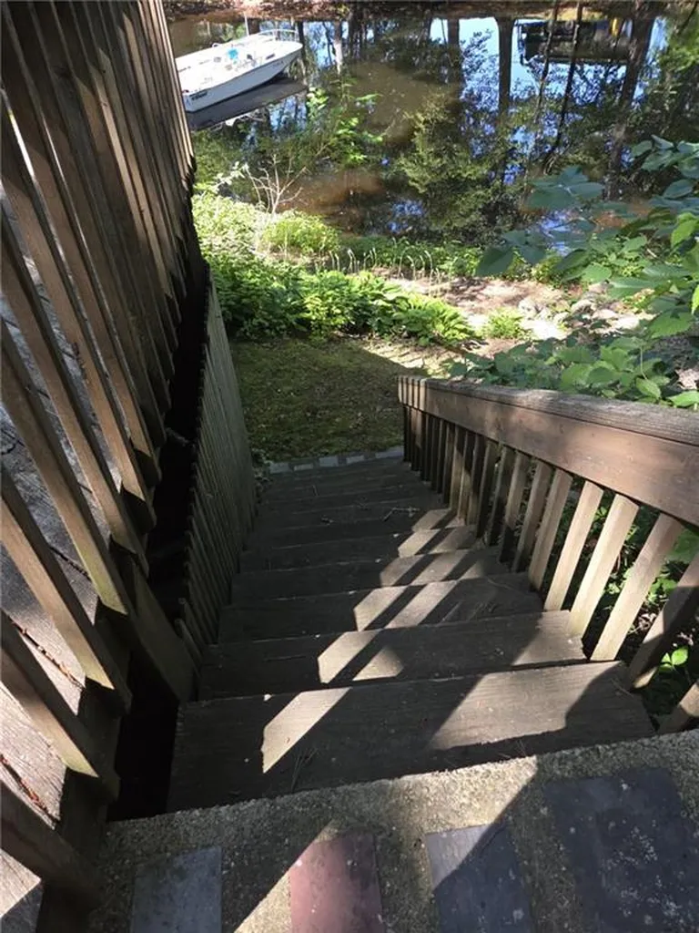 31 Lakeside Drive Hopkinton RI 02832