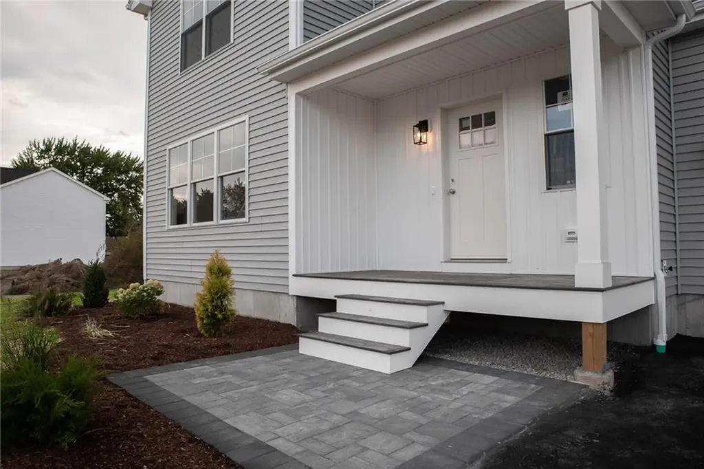 5 Recess Lane Warwick RI 02889