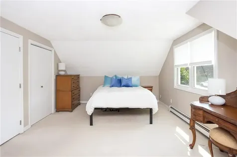 12 Ellen Street Bristol RI 02809