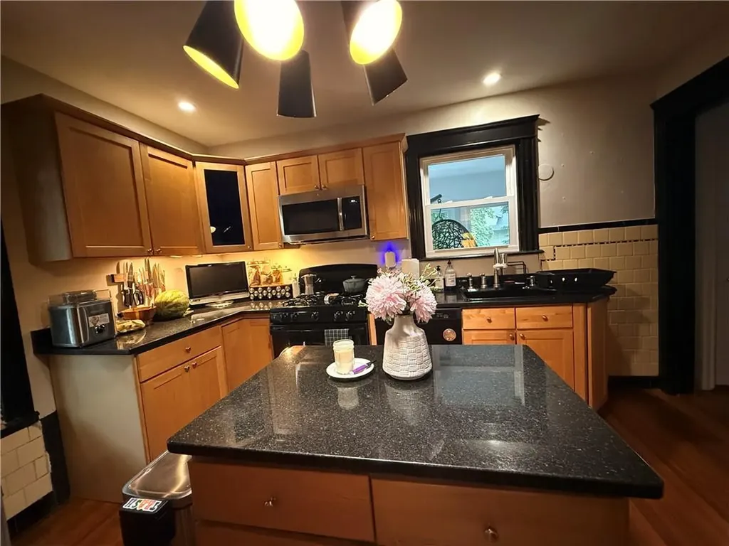 215 Rochambeau Avenue Providence RI 02906