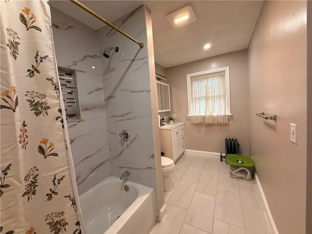 215 Rochambeau Avenue Providence RI 02906