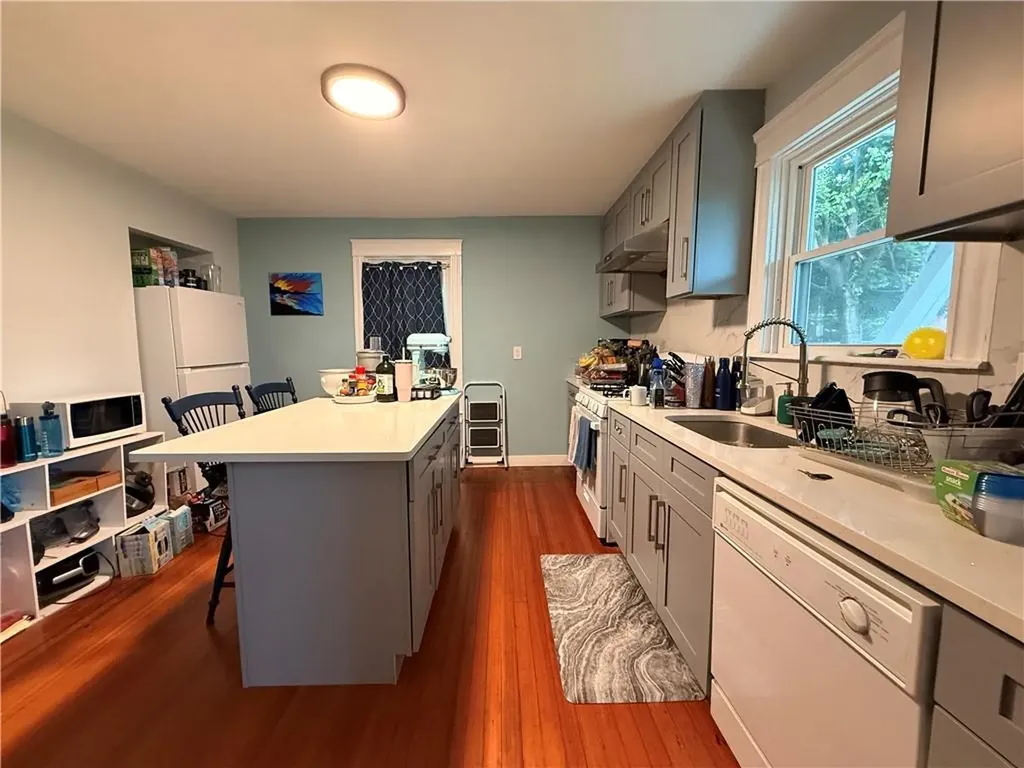 215 Rochambeau Avenue Providence RI 02906