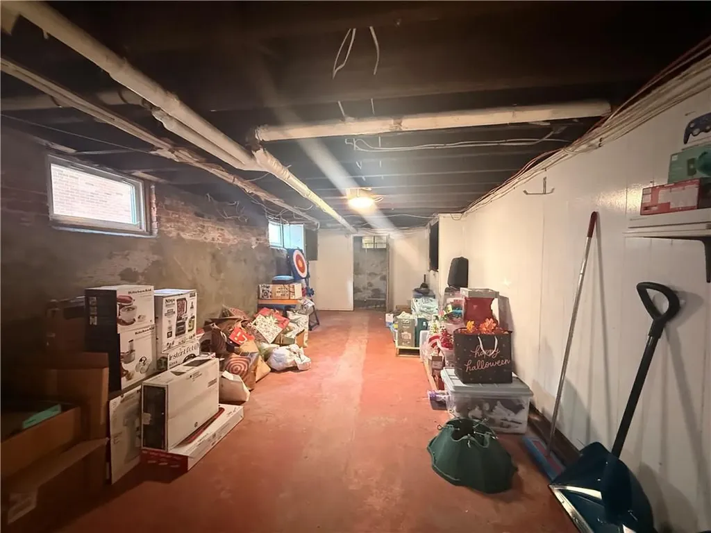 215 Rochambeau Avenue Providence RI 02906