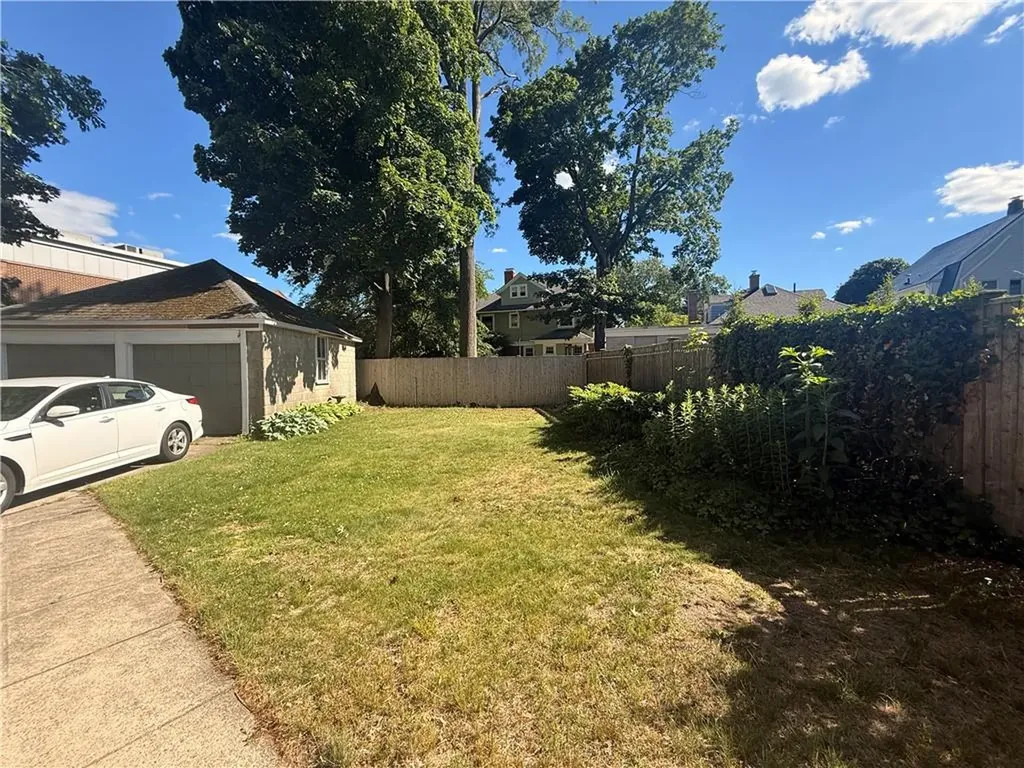 215 Rochambeau Avenue Providence RI 02906
