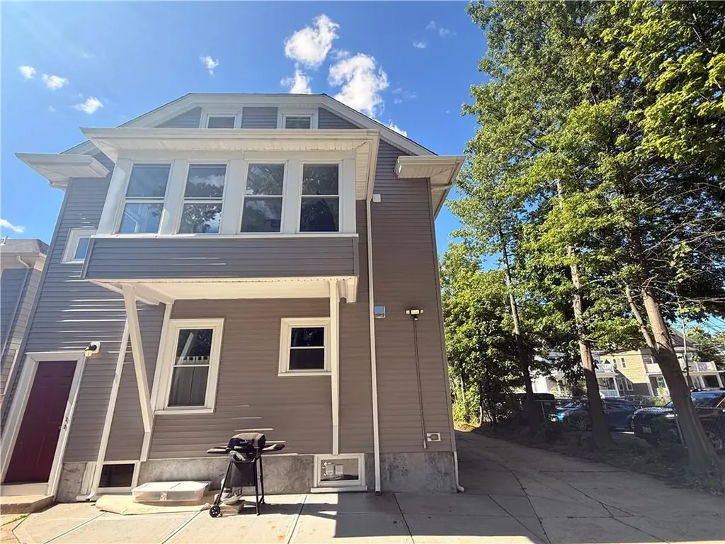 215 Rochambeau Avenue Providence RI 02906