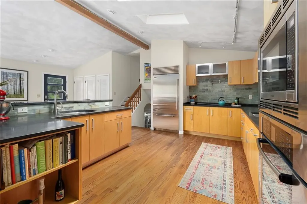 10 Guzeika Road North Kingstown RI 02852