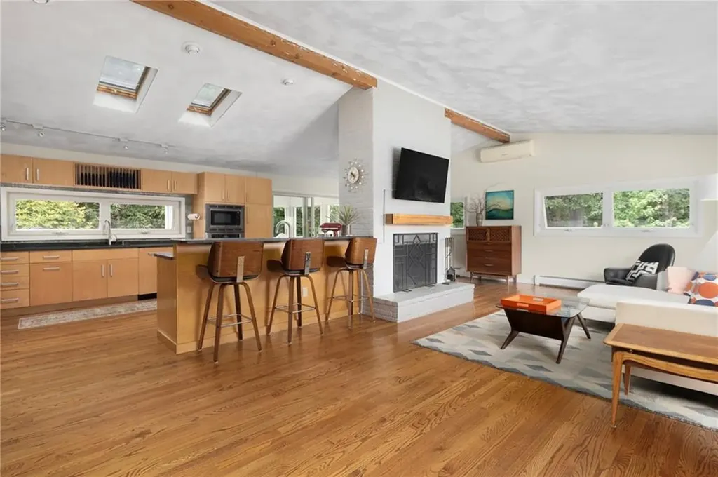 10 Guzeika Road North Kingstown RI 02852