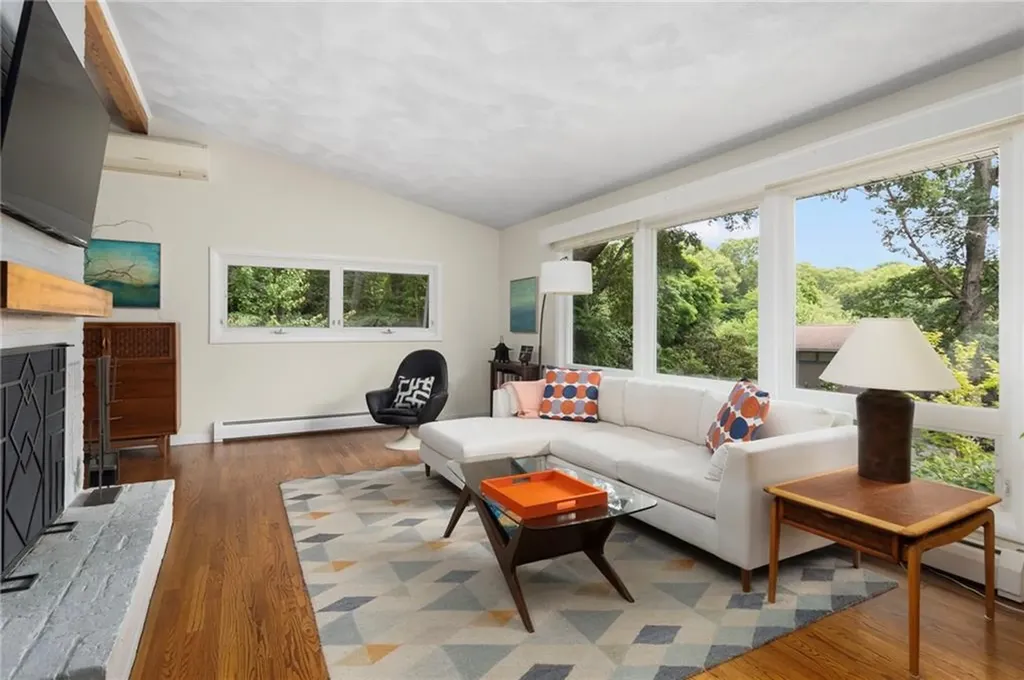 10 Guzeika Road North Kingstown RI 02852