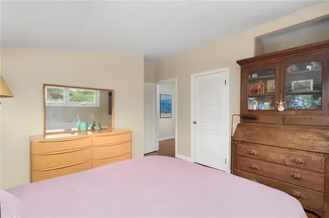 10 Guzeika Road North Kingstown RI 02852