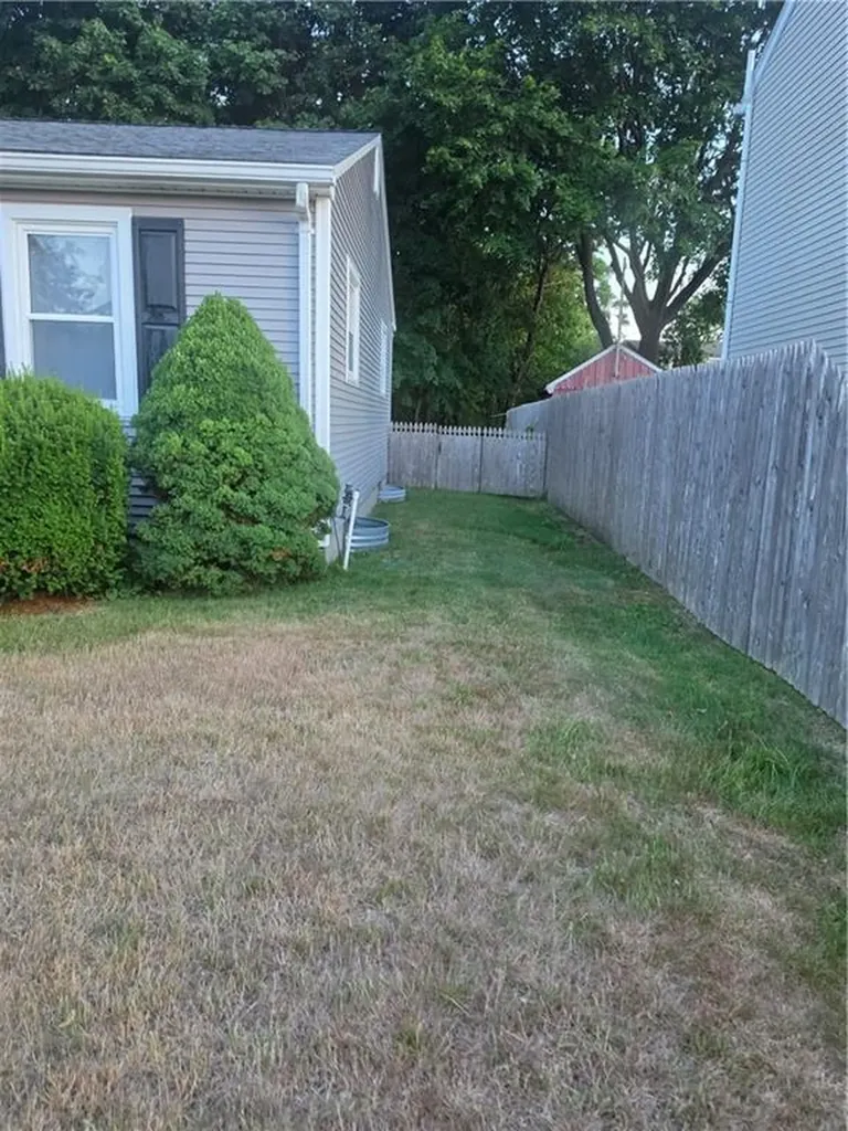 75 Eaton Street Pawtucket RI 02861