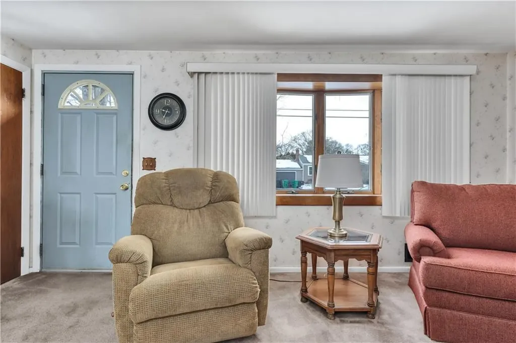 22 Hagerstown Road Warwick RI 02886