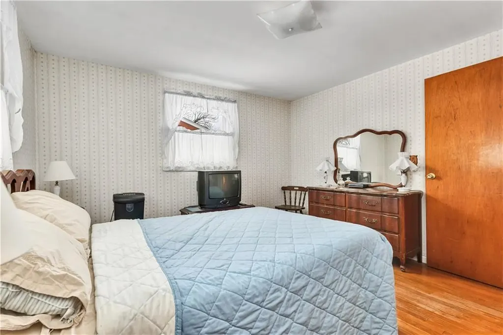 22 Hagerstown Road Warwick RI 02886
