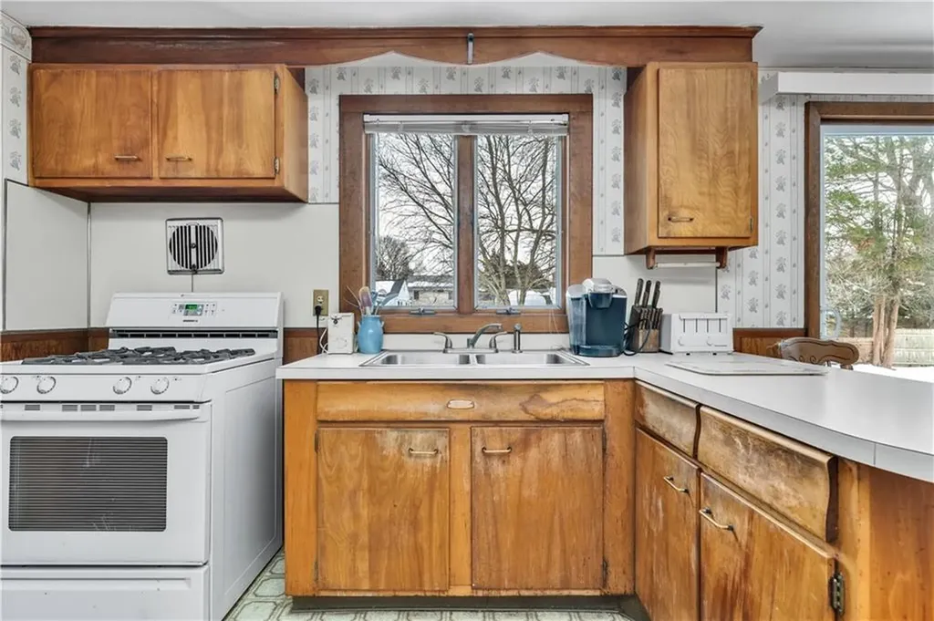 22 Hagerstown Road Warwick RI 02886