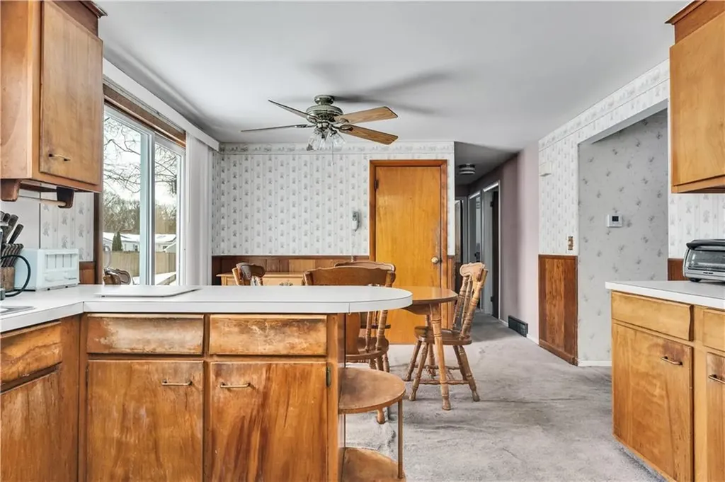 22 Hagerstown Road Warwick RI 02886
