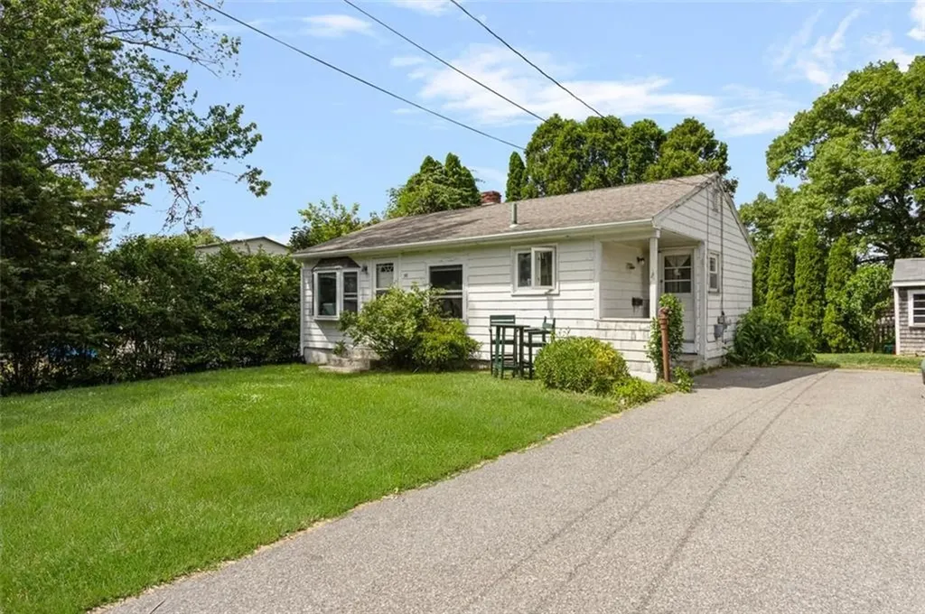 58 Springer Avenue Tiverton RI 02878
