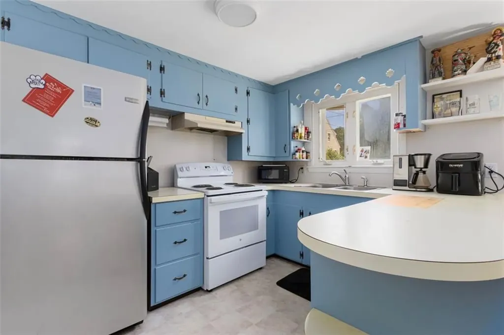 58 Springer Avenue Tiverton RI 02878