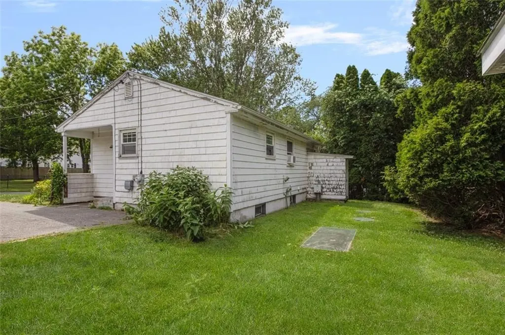 58 Springer Avenue Tiverton RI 02878