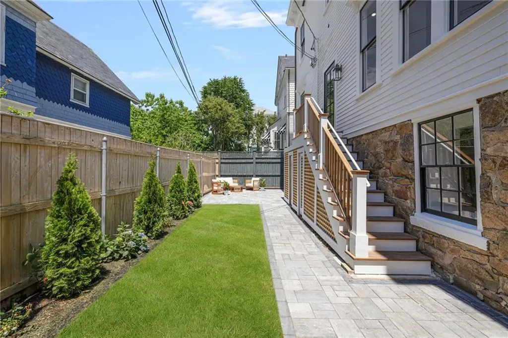 41 School Street Newport RI 02840