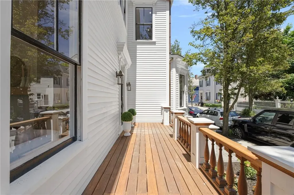 41 School Street Newport RI 02840