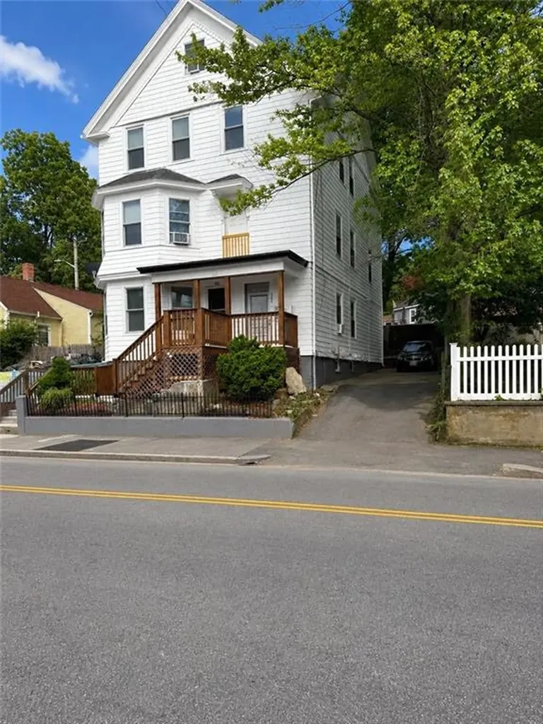 982 Douglas Avenue Providence RI 02904
