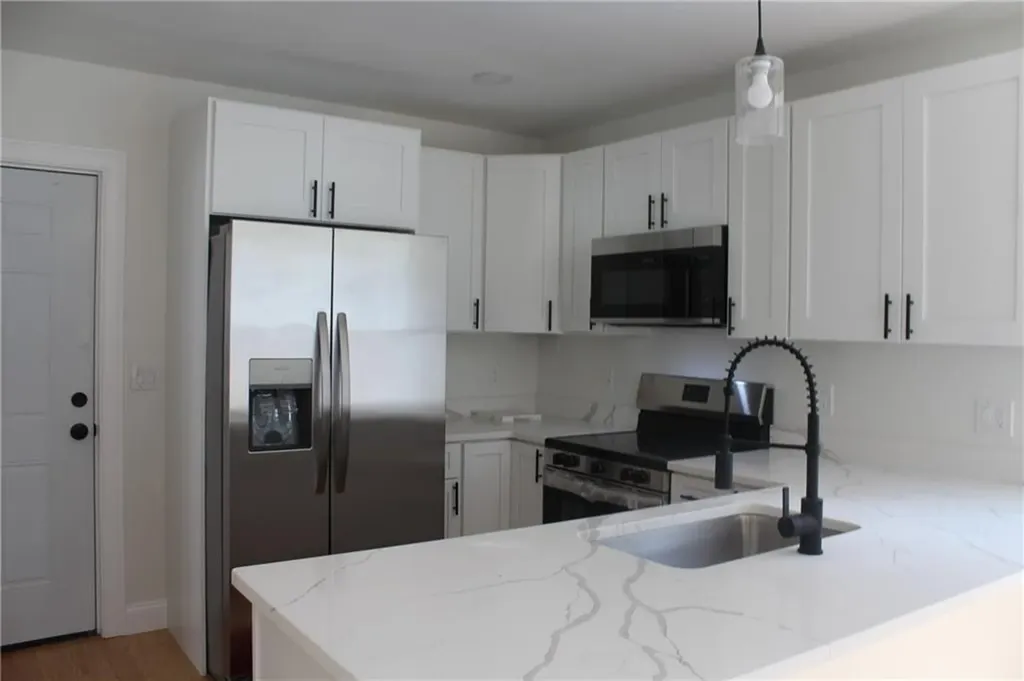 41 Gladstone Street Providence RI 02905