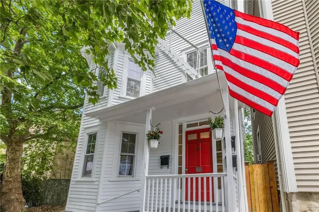 28 Young Street Newport RI 02840