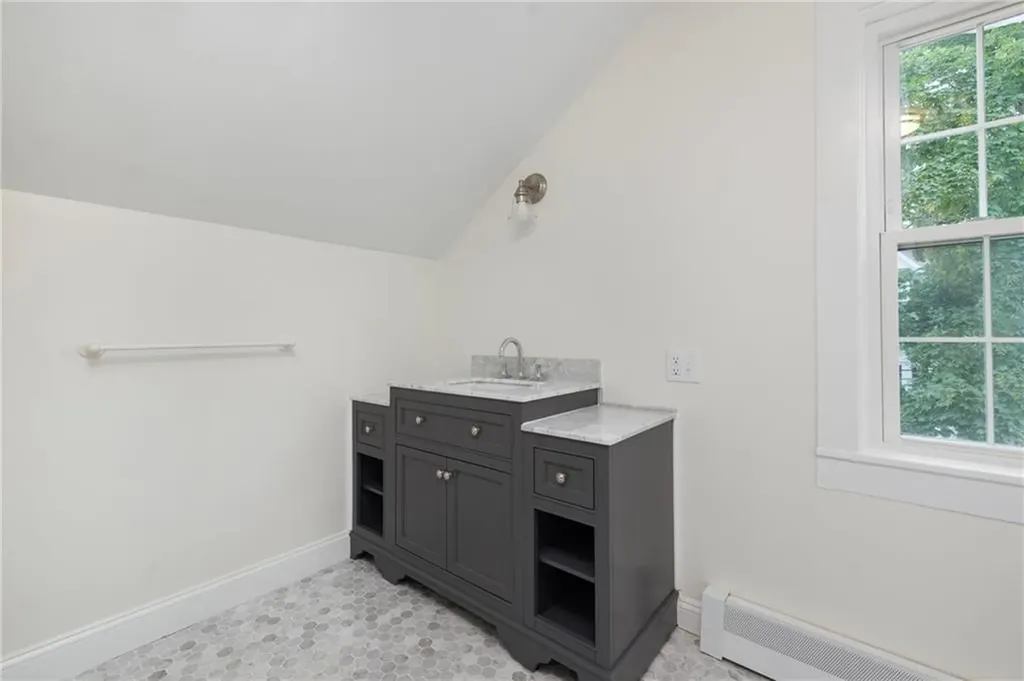 28 Young Street Newport RI 02840