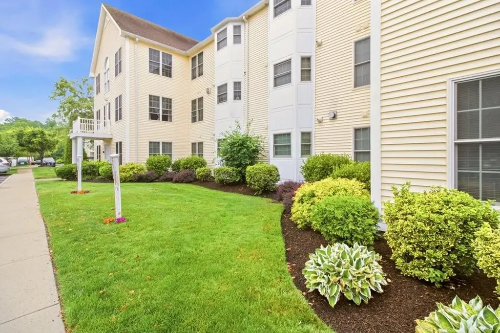 15 Saw Mill Drive North Kingstown RI 02852