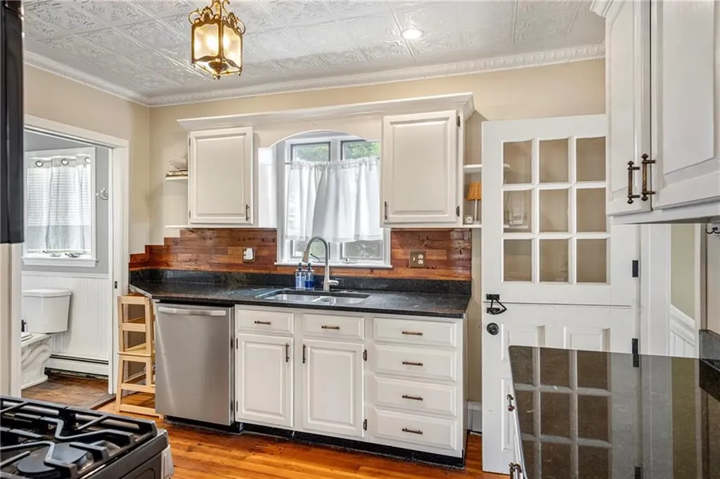 259 Juniper Street East Providence RI 02914