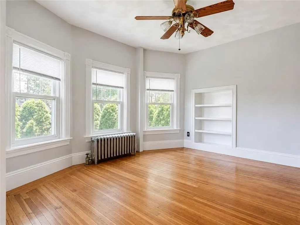 225 Hunts Avenue Pawtucket RI 02861
