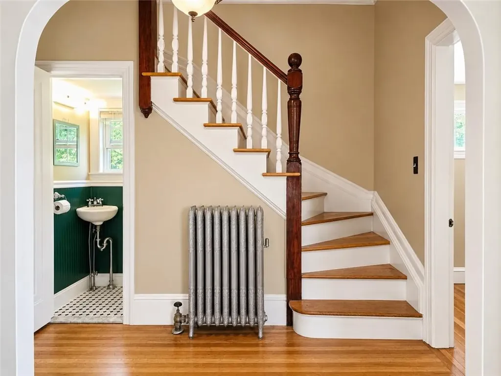 225 Hunts Avenue Pawtucket RI 02861