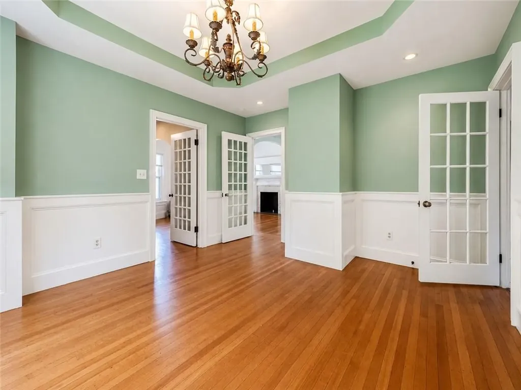 225 Hunts Avenue Pawtucket RI 02861
