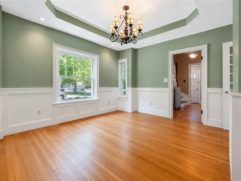 225 Hunts Avenue Pawtucket RI 02861