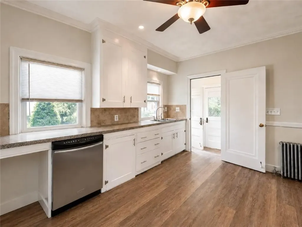 225 Hunts Avenue Pawtucket RI 02861