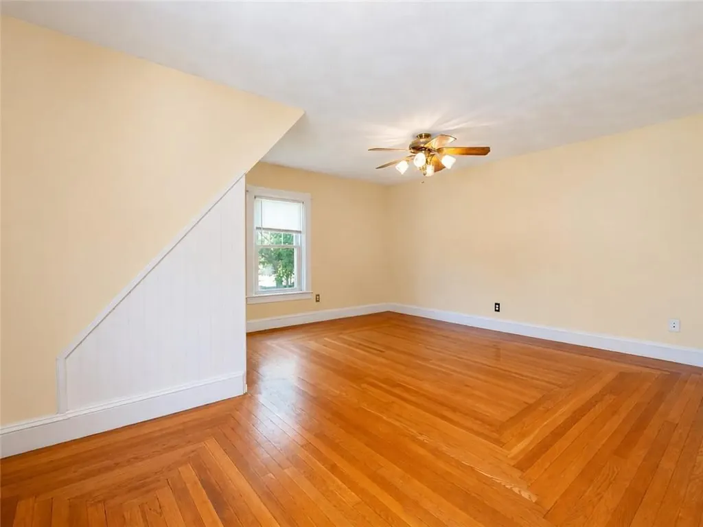225 Hunts Avenue Pawtucket RI 02861